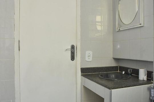 Banheiro de apartamento à venda com 2 quartos, 45m² em Taquara, Rio de Janeiro