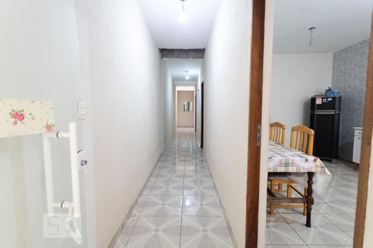 Corredor 2 de casa à venda com 4 quartos, 80m² em Vila Euthalia, São Paulo