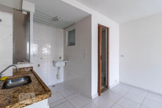 Cozinha de kitnet/studio para alugar com 1 quarto, 20m² em Vila Baruel, São Paulo
