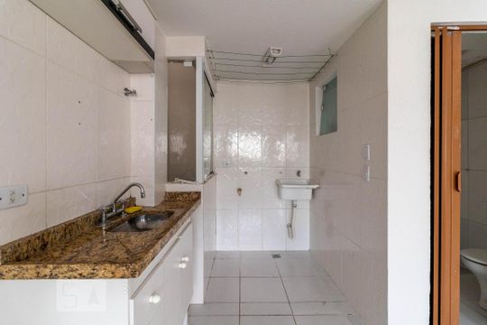 Cozinha de kitnet/studio para alugar com 1 quarto, 20m² em Vila Baruel, São Paulo