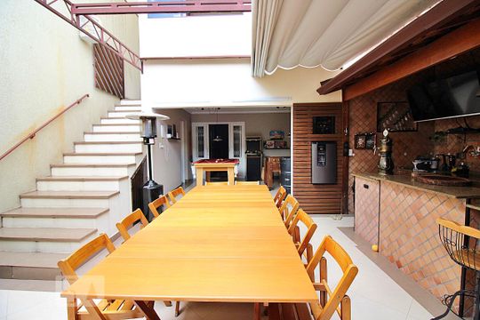 Quintal de casa para alugar com 3 quartos, 300m² em Centro, Diadema