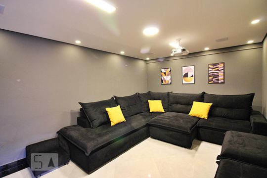 Sala de Cinema  de casa para alugar com 3 quartos, 300m² em Centro, Diadema