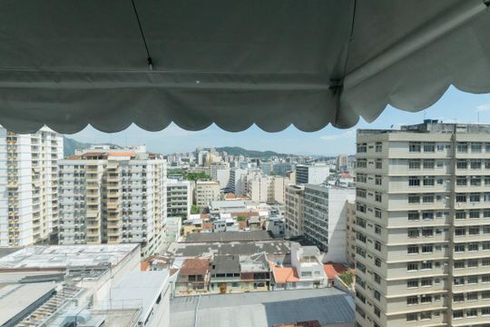 Vista de apartamento à venda com 3 quartos, 200m² em Tijuca, Rio de Janeiro