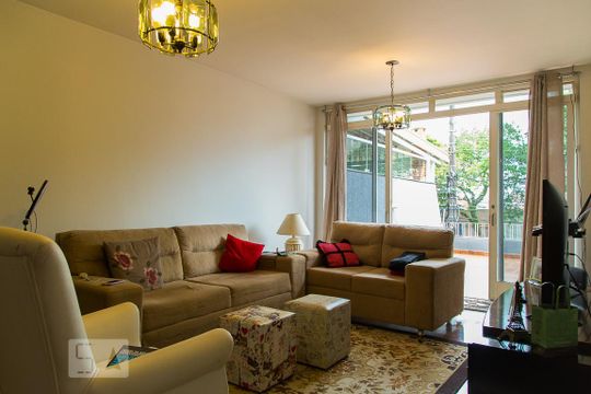 Casa para alugar com 4 quartos, 200m² em Jardim Jabaquara, São Paulo