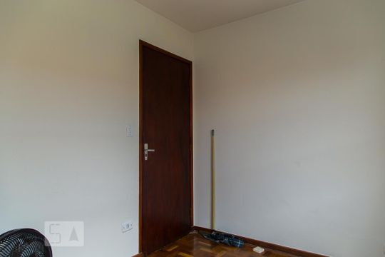 Quarto 2 de casa para alugar com 4 quartos, 200m² em Jardim Jabaquara, São Paulo