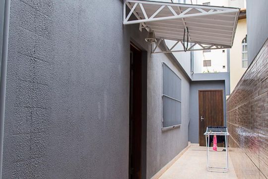 Corredor externo de casa para alugar com 4 quartos, 200m² em Jardim Jabaquara, São Paulo