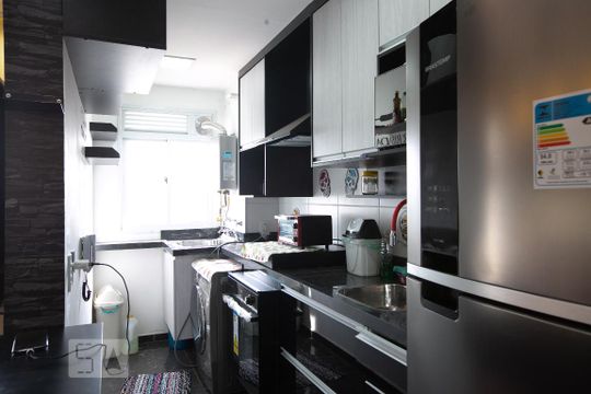 Cozinha de apartamento à venda com 2 quartos, 56m² em Jardim Norma, São Paulo
