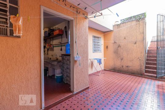Quintal de casa à venda com 3 quartos, 178m² em Parada Inglesa, São Paulo