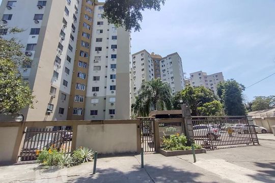 Fachada do Condomínio de apartamento à venda com 3 quartos, 57m² em Anil, Rio de Janeiro