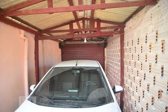 Garagem de casa à venda com 3 quartos, 136m² em Rio Branco, Canoas