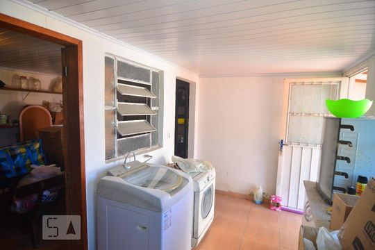 Área de serviço de casa à venda com 3 quartos, 136m² em Rio Branco, Canoas