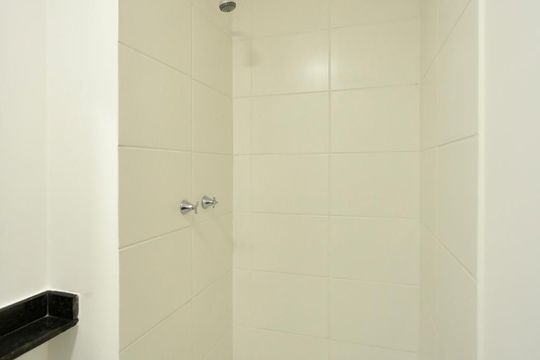 Banheiro de apartamento à venda com 2 quartos, 48m² em Cidade Mãe do Céu, São Paulo