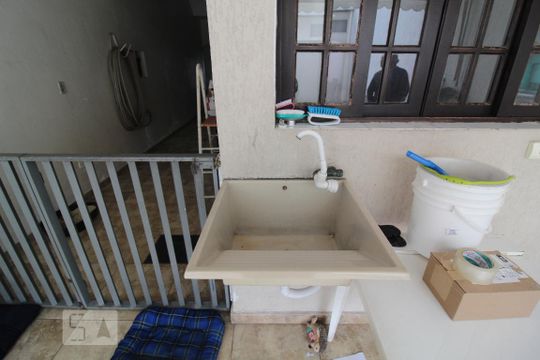 Área serviço de casa à venda com 4 quartos, 338m² em Campestre, Santo André