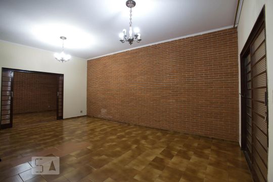 Sala de casa para alugar com 4 quartos, 350m² em Jardim Macedo, Ribeirão Preto