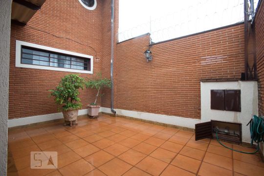 Garagem de casa para alugar com 4 quartos, 350m² em Jardim Macedo, Ribeirão Preto