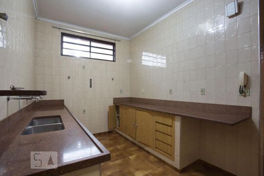 Cozinha de casa para alugar com 4 quartos, 350m² em Jardim Macedo, Ribeirão Preto