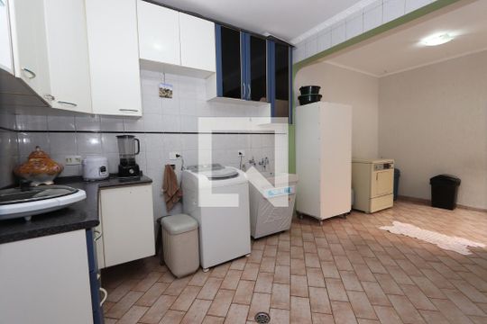 Lavanderia de casa à venda com 3 quartos, 180m² em Vila Tolstoi, São Paulo