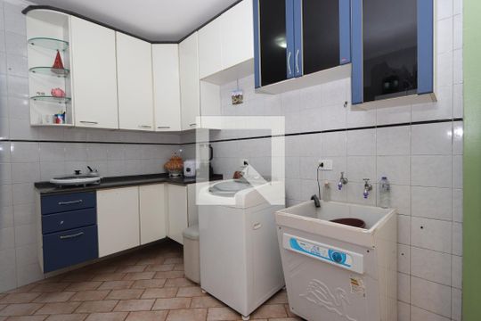 Lavanderia de casa à venda com 3 quartos, 180m² em Vila Tolstoi, São Paulo
