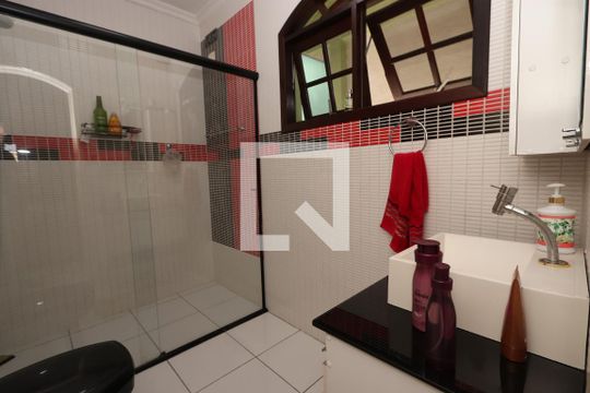 Banheiro da Suíte de casa à venda com 3 quartos, 180m² em Vila Tolstoi, São Paulo