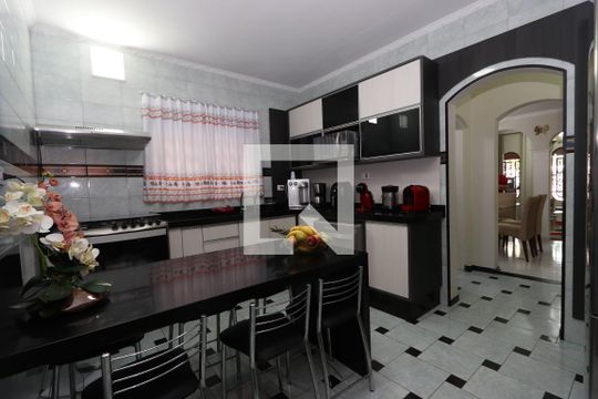 Cozinha de casa à venda com 3 quartos, 180m² em Vila Tolstoi, São Paulo