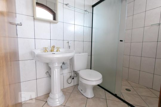 Banheiro da Suíte de casa de condomínio para alugar com 3 quartos, 130m² em Jardim Nossa Senhora do Carmo, São Paulo
