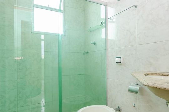 Banheiro Social de apartamento à venda com 3 quartos, 80m² em Jardim America, Belo Horizonte