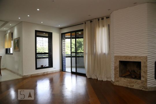 Sala de apartamento para alugar com 3 quartos, 150m² em Vila Suzana, São Paulo