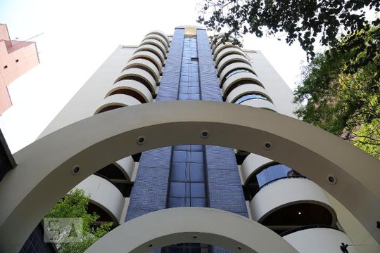Fachada de apartamento para alugar com 3 quartos, 150m² em Vila Suzana, São Paulo