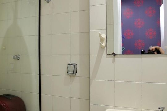 Banheiro de Serviço de apartamento para alugar com 3 quartos, 150m² em Vila Suzana, São Paulo
