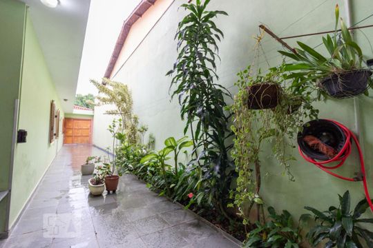 Corredor de casa à venda com 3 quartos, 330m² em Parque Edu Chaves, São Paulo