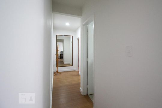 Corredor de apartamento à venda com 1 quarto, 65m² em Vila Nova Conceição, São Paulo