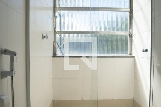 Banheiro de apartamento à venda com 1 quarto, 20m² em Botafogo, Rio de Janeiro