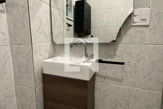 Banheiro de apartamento para alugar com 1 quarto, 40m² em Copacabana, Rio de Janeiro