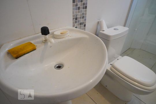 Sala - Banheiro de casa à venda com 6 quartos, 500m² em Três Figueiras, Porto Alegre