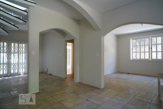 Sala de casa à venda com 6 quartos, 500m² em Três Figueiras, Porto Alegre