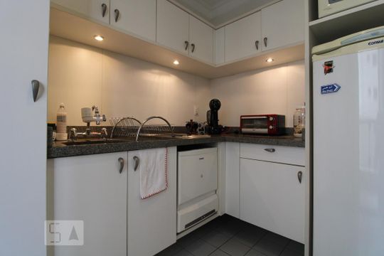 Cozinha de apartamento à venda com 1 quarto, 43m² em Vila Congonhas, São Paulo