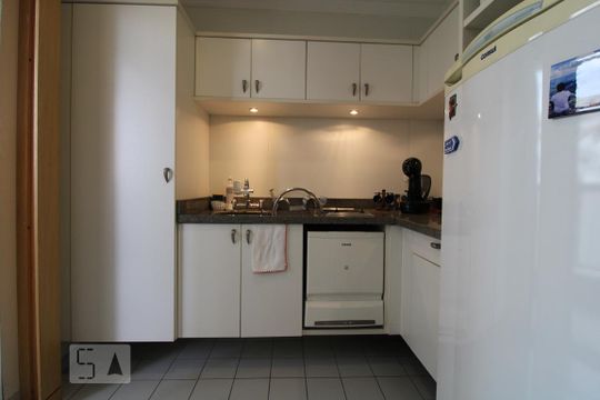 Cozinha de apartamento à venda com 1 quarto, 43m² em Vila Congonhas, São Paulo