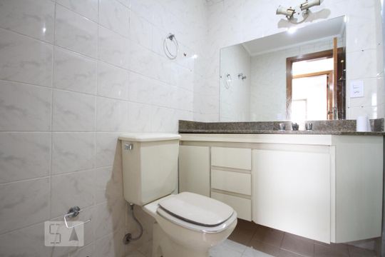 Banheiro de apartamento à venda com 3 quartos, 110m² em Vila Gumercindo, São Paulo