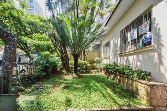 Quintal de casa à venda com 4 quartos, 500m² em Vila Cordeiro, São Paulo