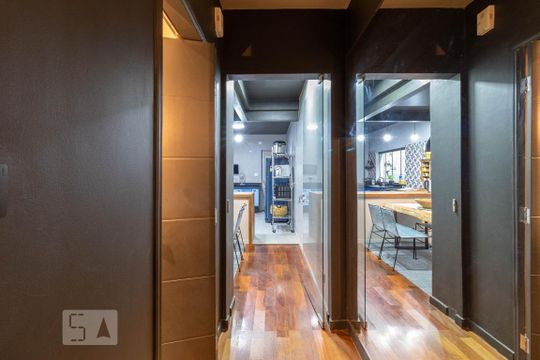 Corredor Térreo de casa à venda com 3 quartos, 270m² em Jardim São Paulo(zona Norte), São Paulo