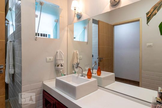 Banheiro de casa à venda com 3 quartos, 270m² em Jardim São Paulo(zona Norte), São Paulo