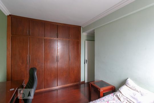 Quarto 1 de apartamento para alugar com 2 quartos, 65m² em Ipiranga, Belo Horizonte