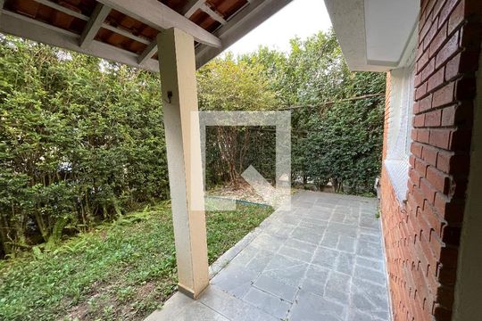 Quintal de casa de condomínio para alugar com 3 quartos, 180m² em Jardim Barbacena, Cotia