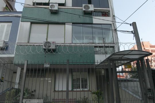 Fachada de apartamento à venda com 1 quarto, 45m² em Santana, Porto Alegre