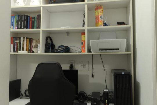 Corredor de apartamento à venda com 1 quarto, 45m² em Santana, Porto Alegre