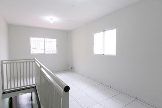 Casa para alugar com 2 quartos, 60m² em Conjunto Residencial José Bonifácio, São Paulo
