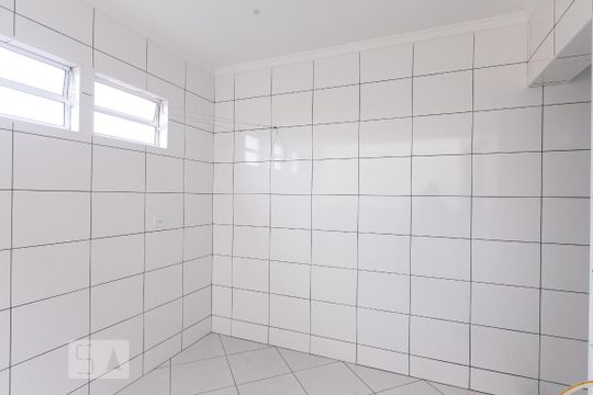 Lavanderia de casa para alugar com 2 quartos, 60m² em Conjunto Residencial José Bonifácio, São Paulo