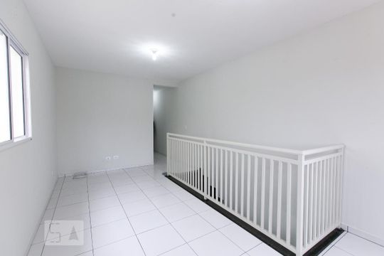 Sala de casa para alugar com 2 quartos, 60m² em Conjunto Residencial José Bonifácio, São Paulo