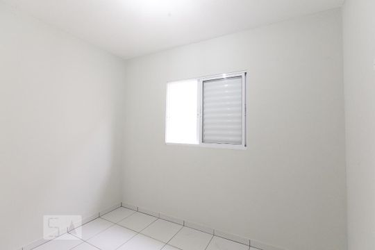 Quarto 1 de casa para alugar com 2 quartos, 60m² em Conjunto Residencial José Bonifácio, São Paulo