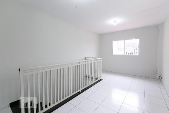 Sala de casa para alugar com 2 quartos, 60m² em Conjunto Residencial José Bonifácio, São Paulo
